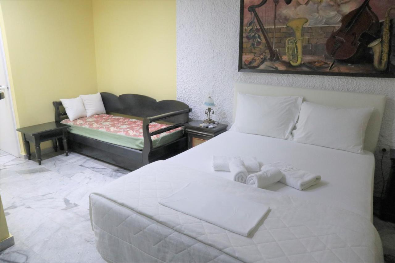 Anna'S Place Rooms อีราเกลีย ภายนอก รูปภาพ