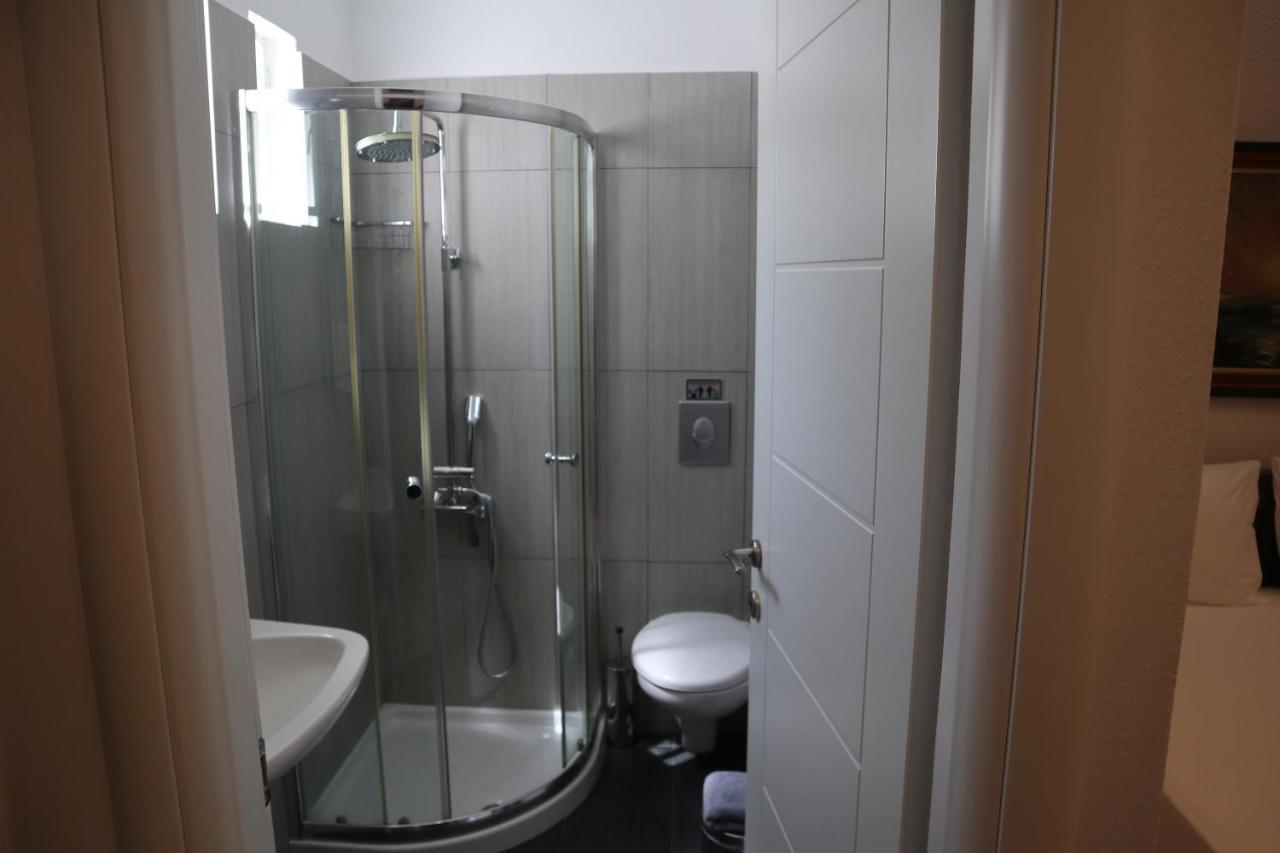 Anna'S Place Rooms อีราเกลีย ภายนอก รูปภาพ